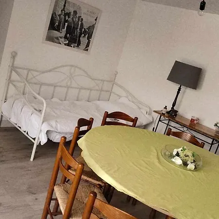 Guest house Rez De Chaussee Sdb Privee, Salon Et Cuisine Partages Ferques